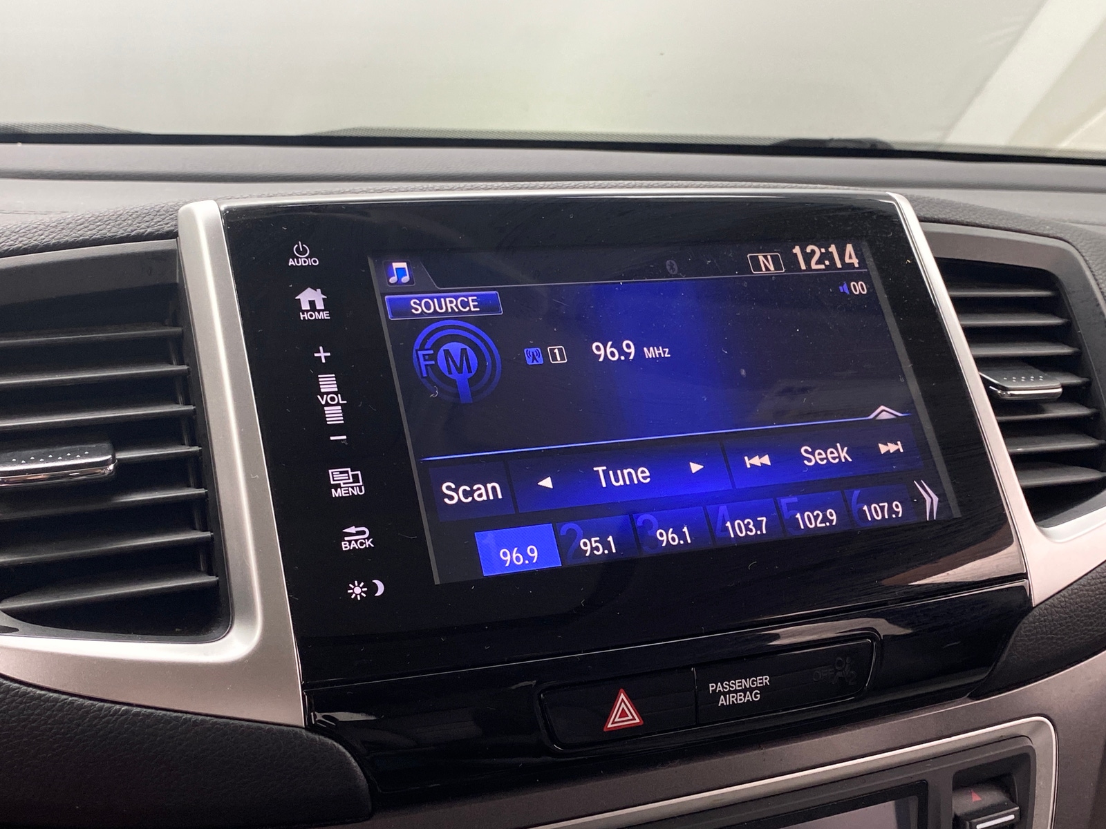 Thumbnail: 2017 Honda Pilot - 3