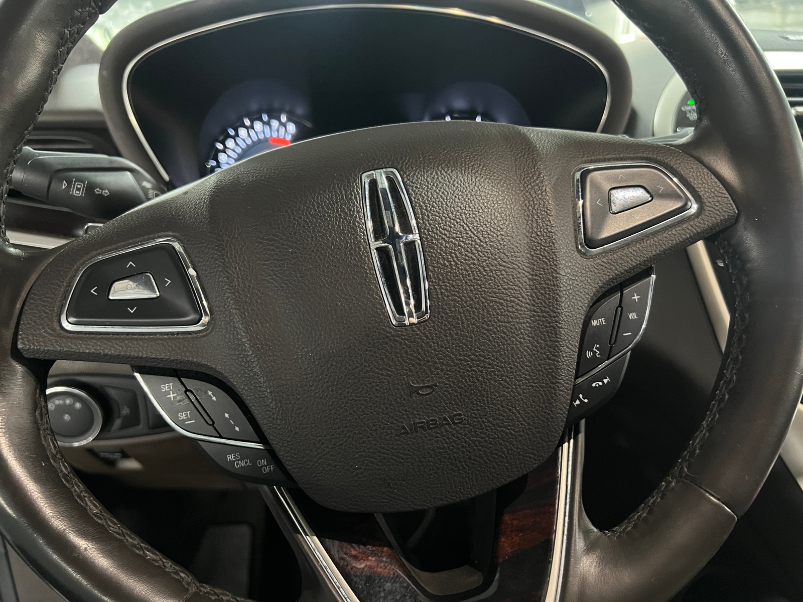 Thumbnail: 2019 Lincoln MKC - 4