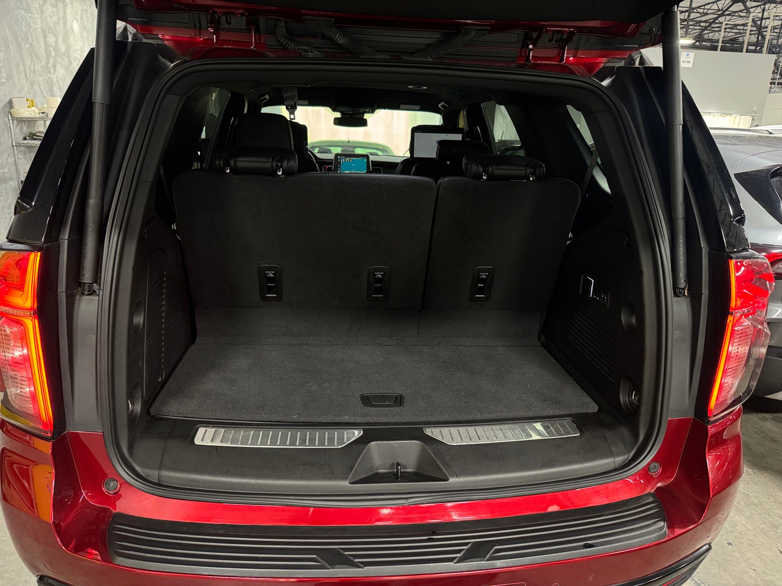 Thumbnail: 2024 Chevrolet Tahoe - 6