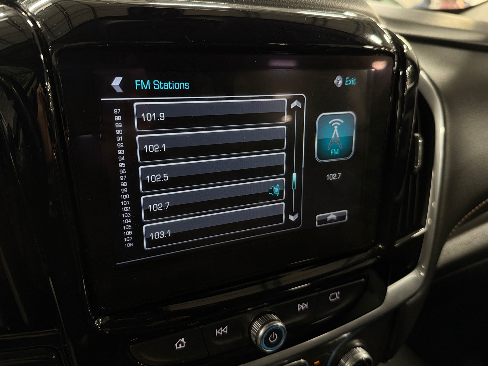 Thumbnail: 2019 Chevrolet Traverse - 4
