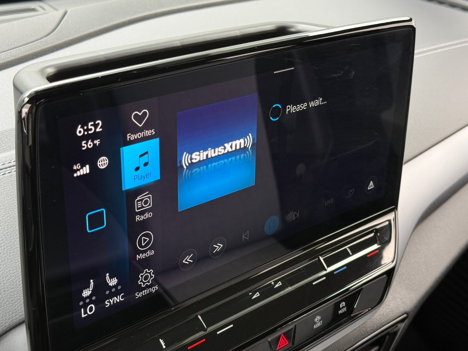 Thumbnail: 2023 Volkswagen ID.4 - 4