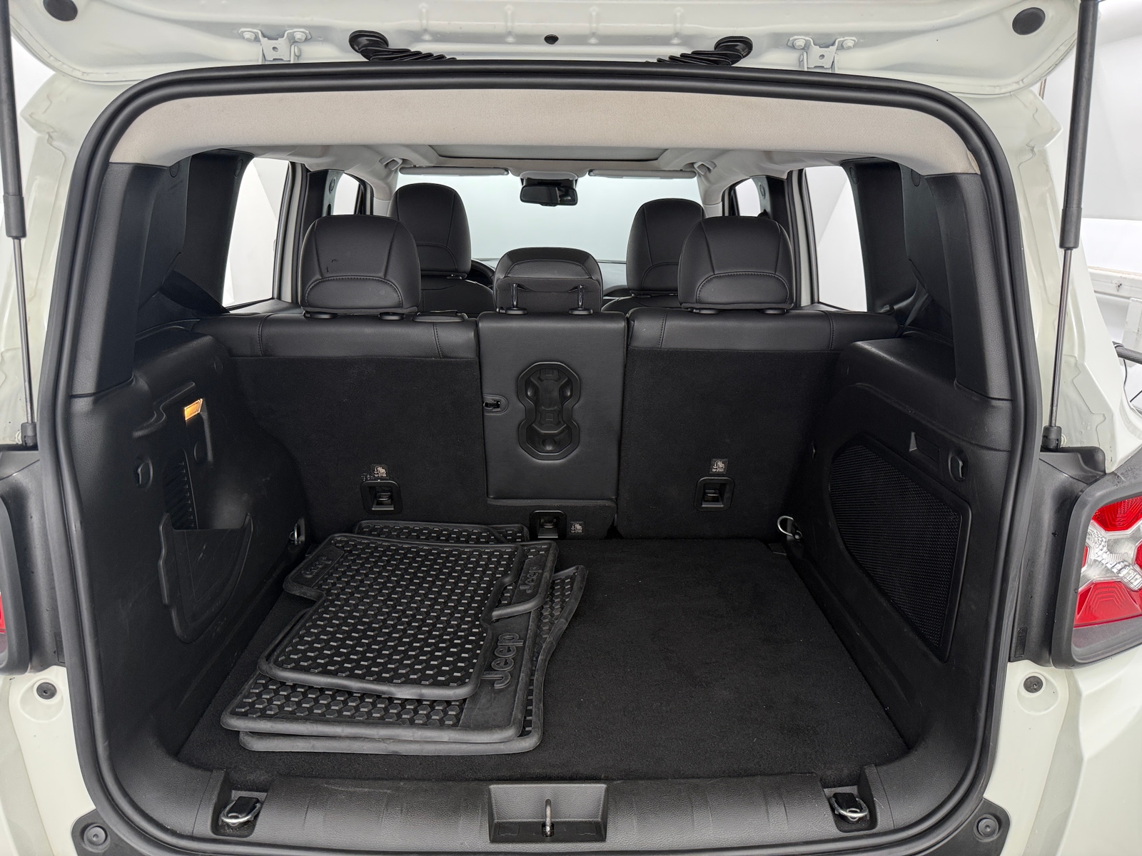 Thumbnail: 2022 Jeep Renegade - 6