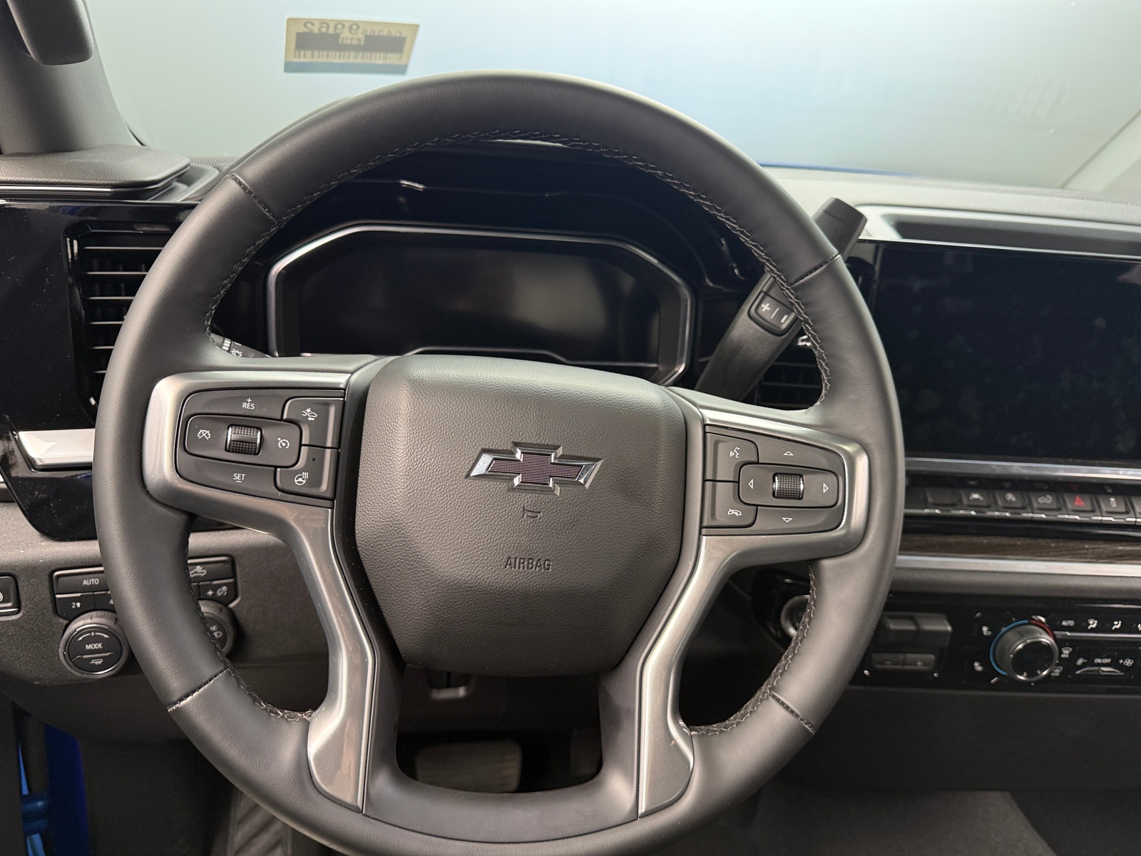 Thumbnail: 2025 Chevrolet Silverado 1500 - 5