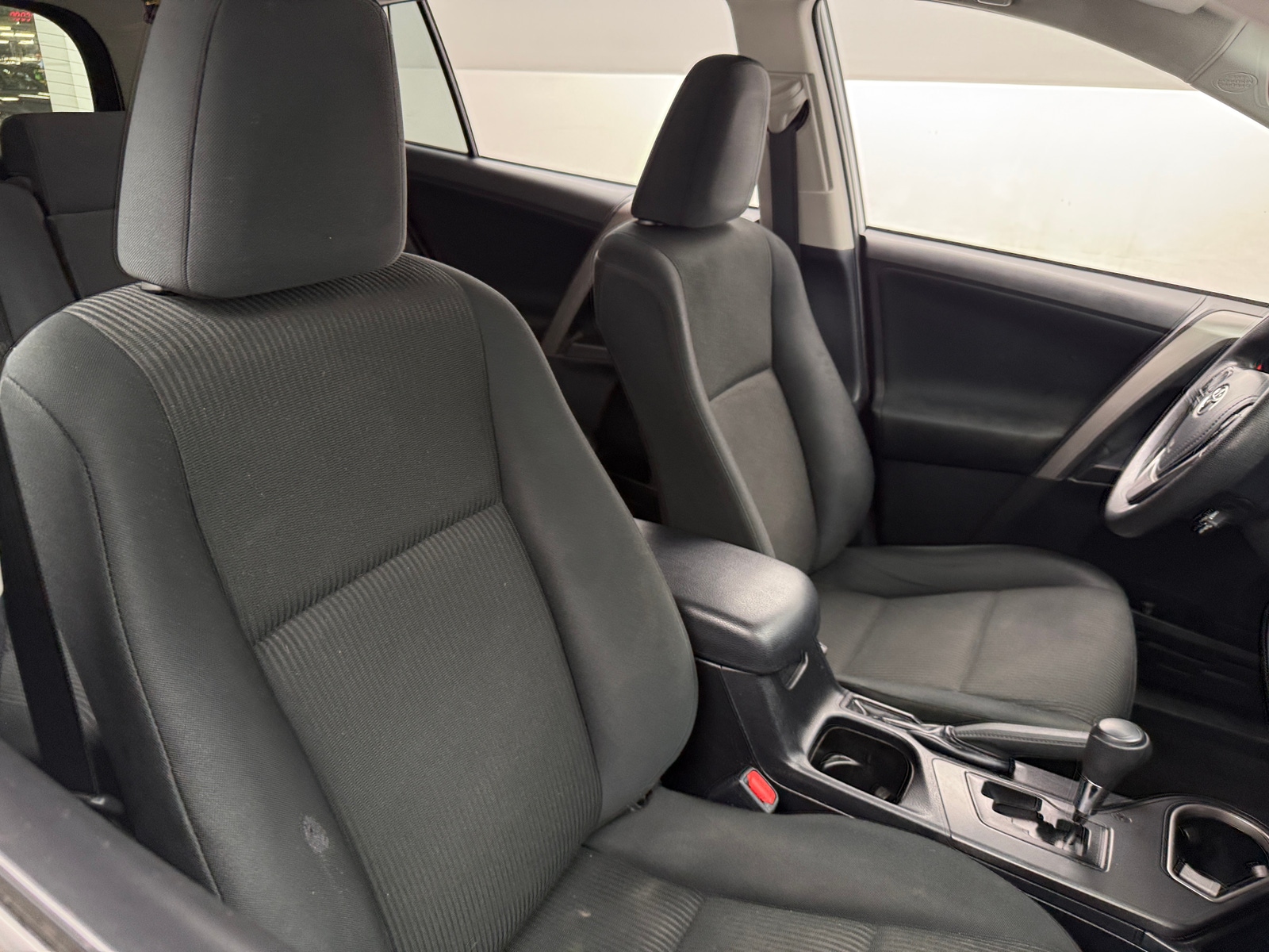 Thumbnail: 2018 Toyota RAV4 - 2