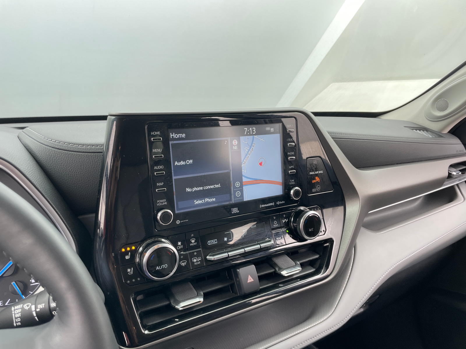 Thumbnail: 2022 Toyota Highlander - 3