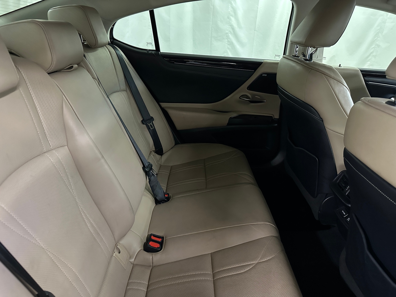 Thumbnail: 2019 Lexus ES - 6