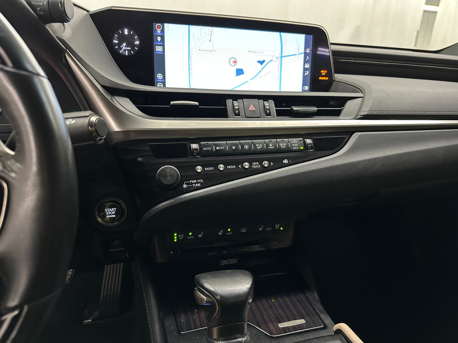 Thumbnail: 2019 Lexus ES - 4