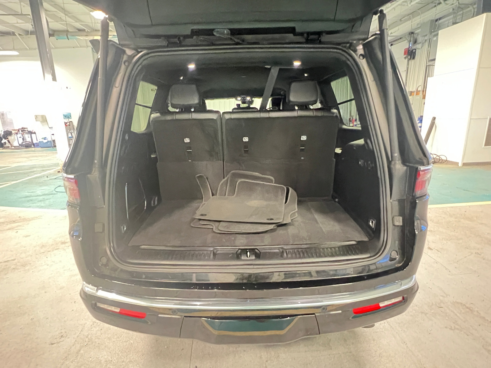 Thumbnail: 2024 Jeep Wagoneer - 6