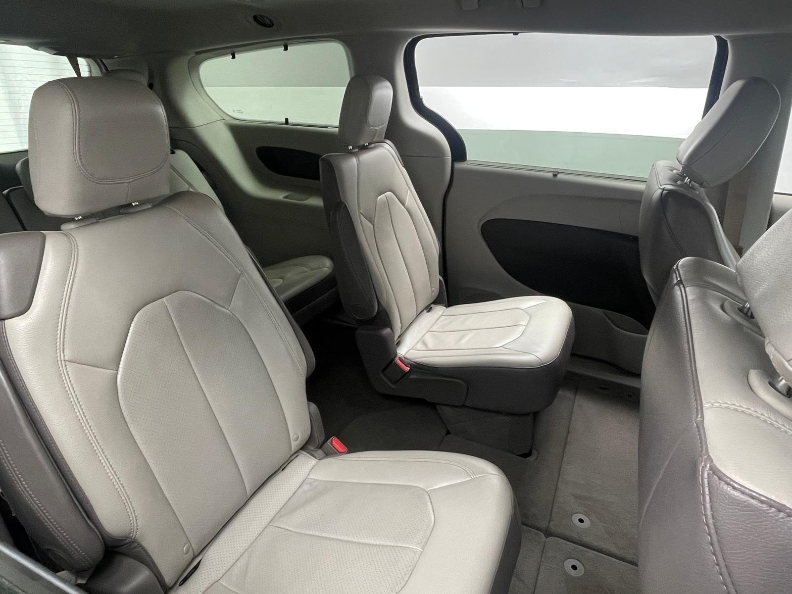 Thumbnail: 2018 Chrysler Pacifica - 5
