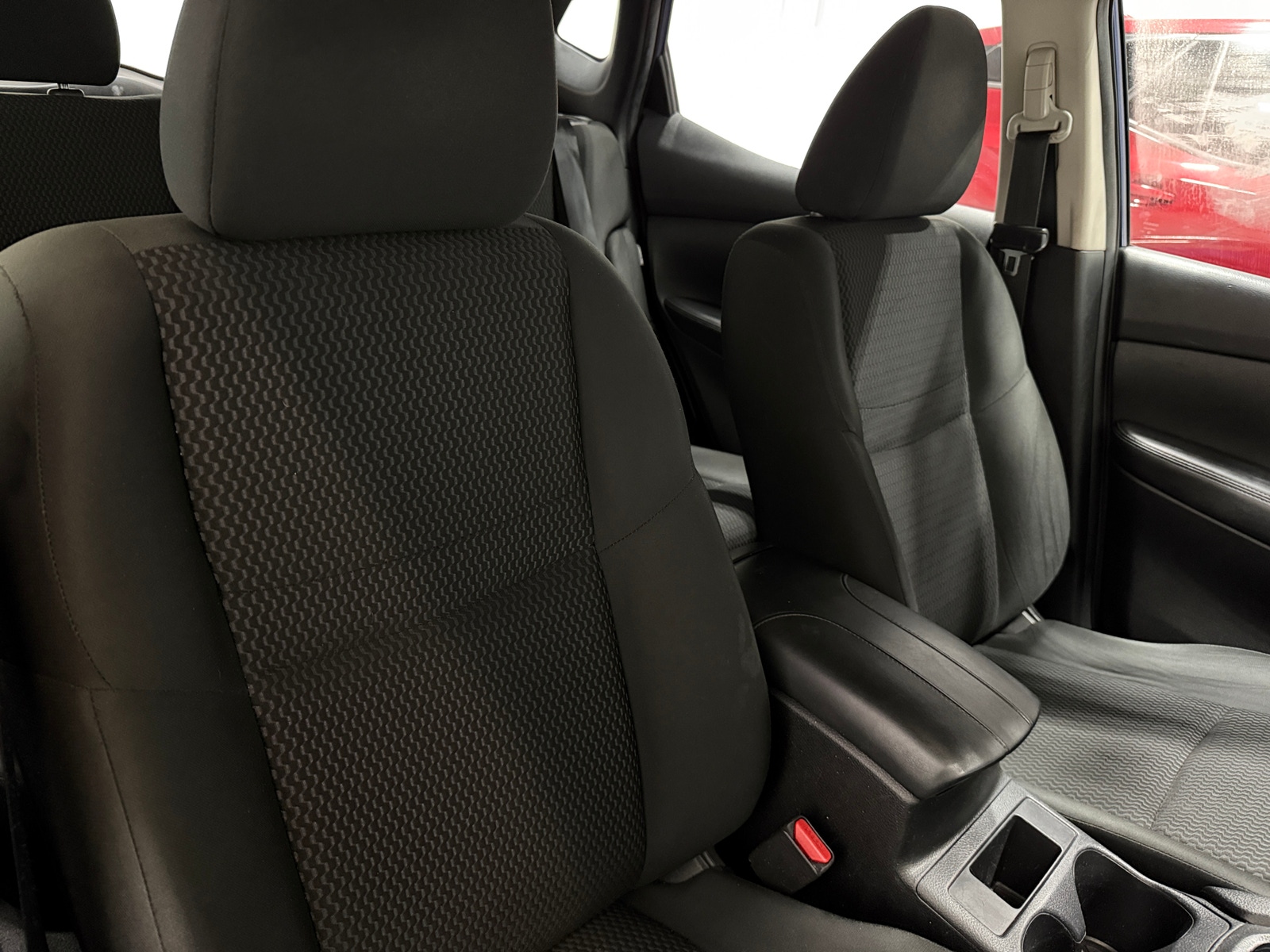 Thumbnail: 2021 Nissan Rogue Sport - 2