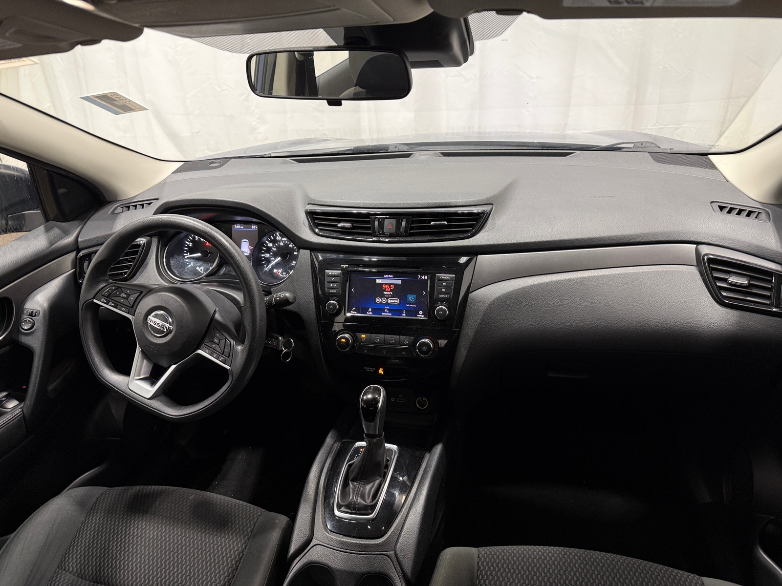 Thumbnail: 2021 Nissan Rogue Sport - 3