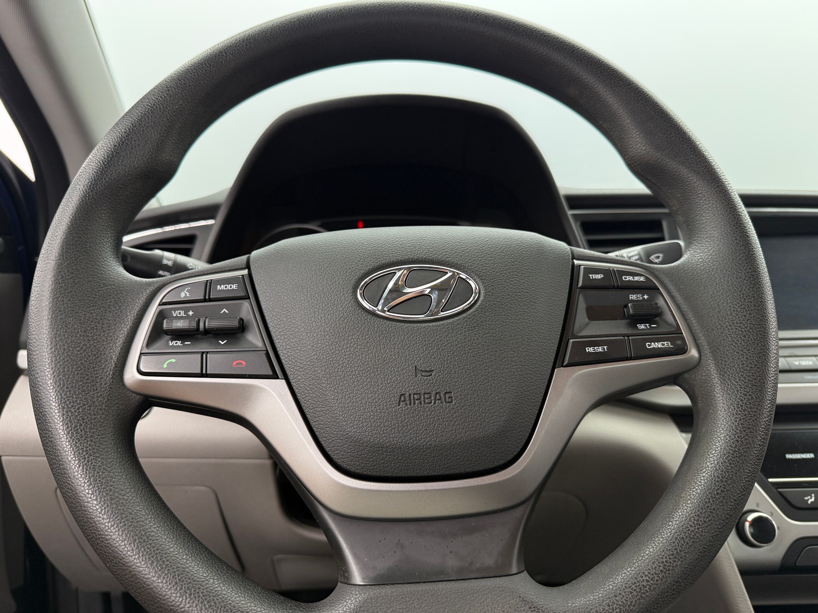 Thumbnail: 2017 Hyundai Elantra - 5