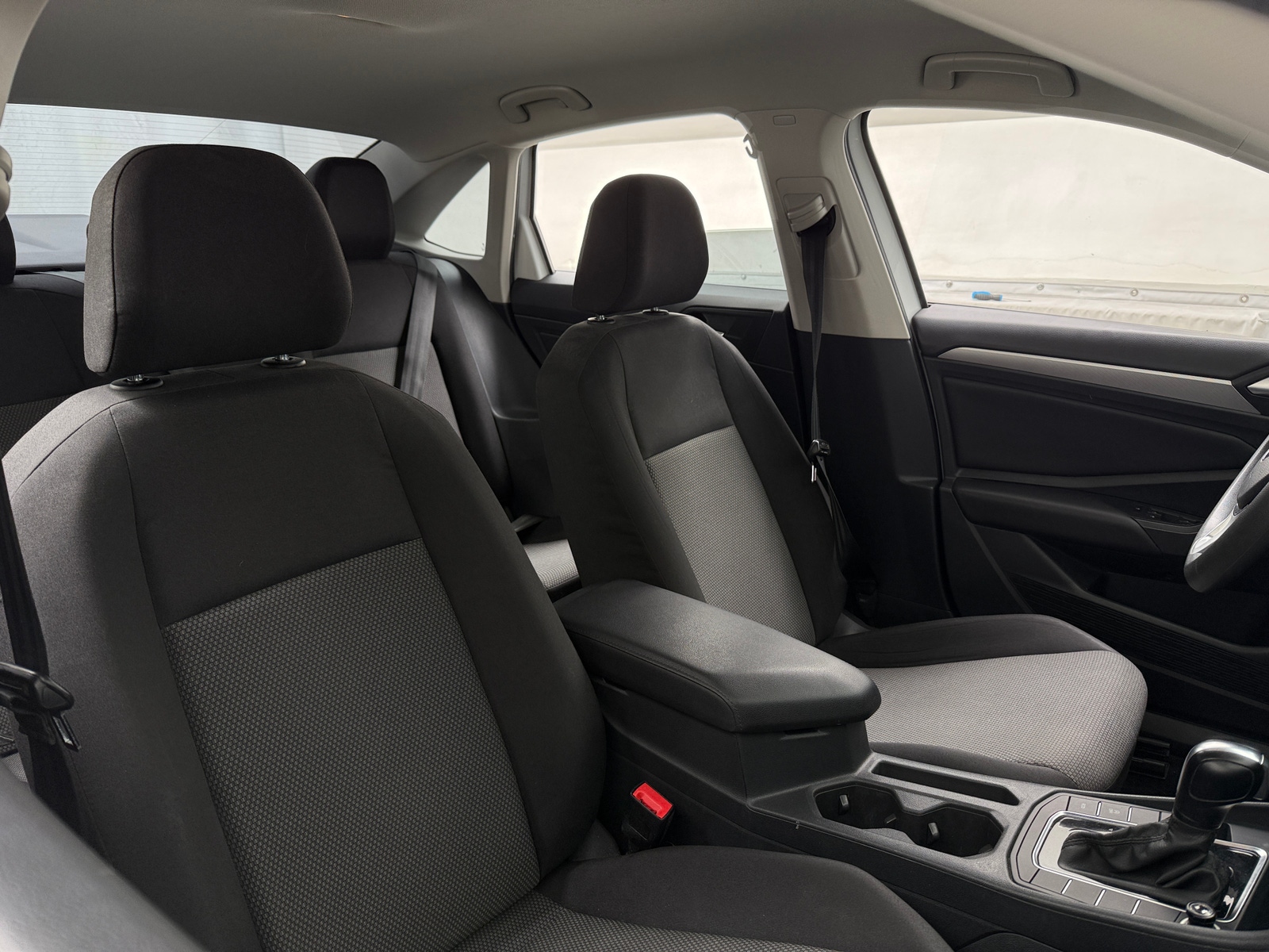 Thumbnail: 2019 Volkswagen Jetta - 2