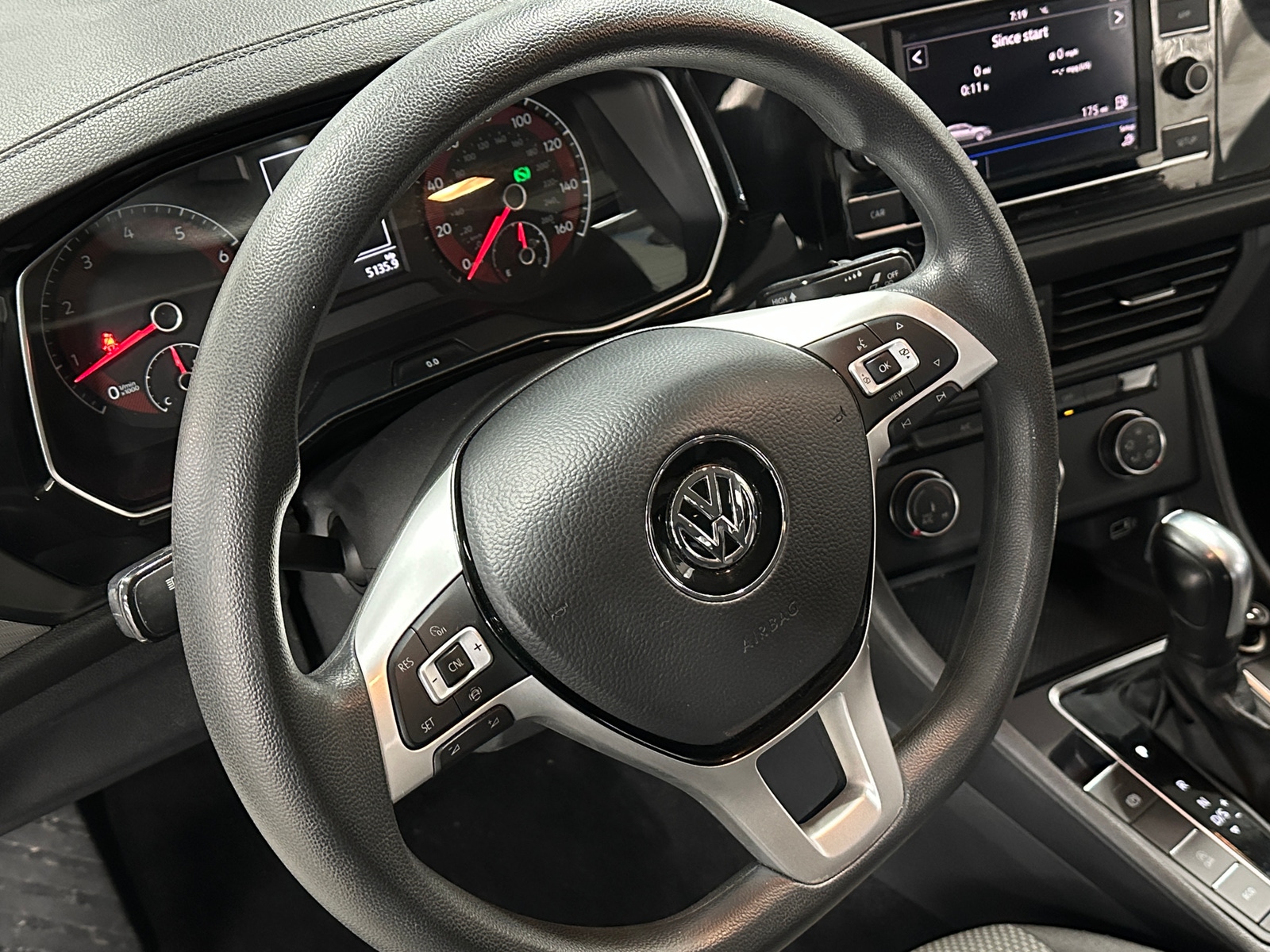 Thumbnail: 2019 Volkswagen Jetta - 5
