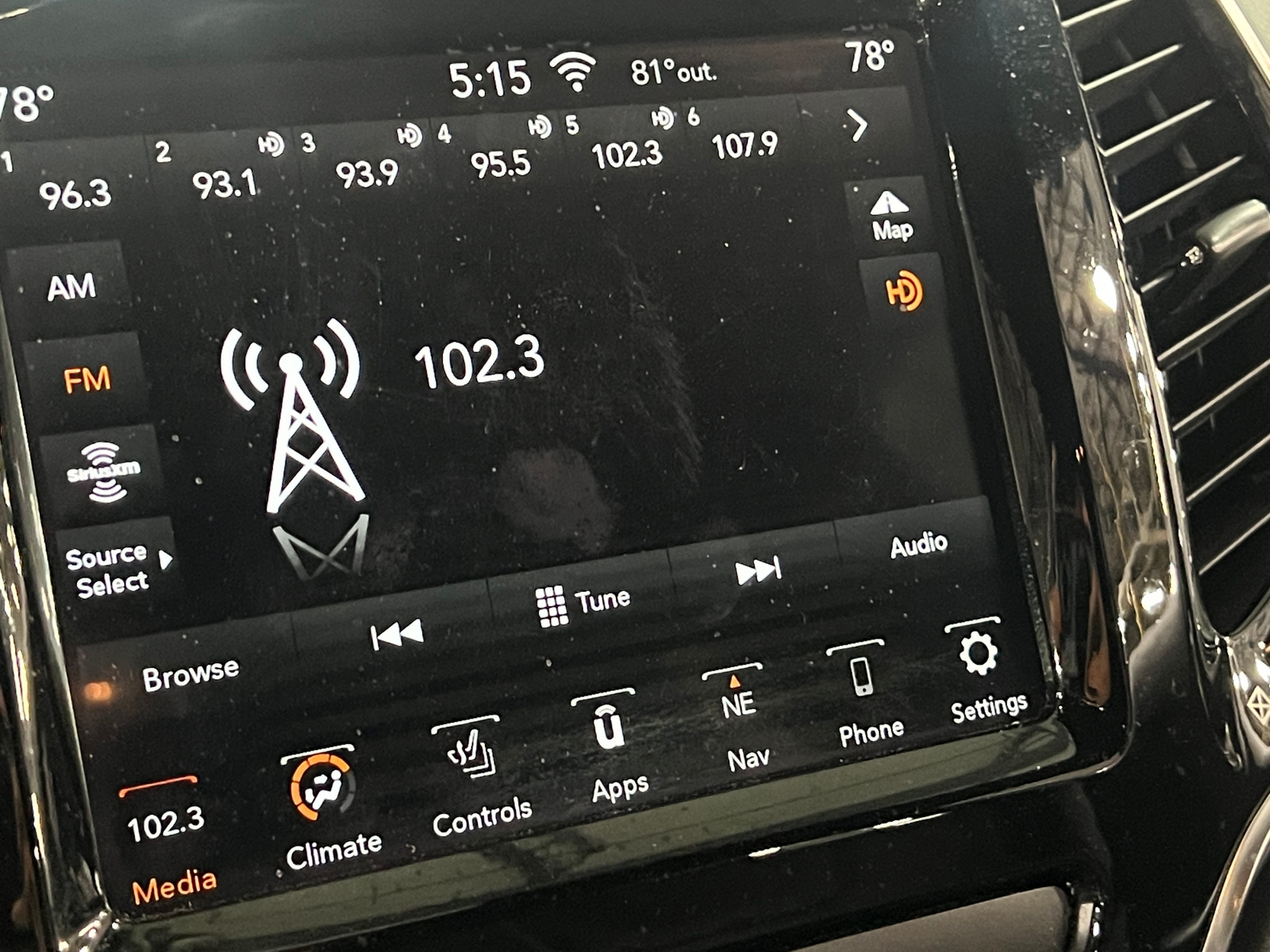 Thumbnail: 2020 Jeep Cherokee - 3