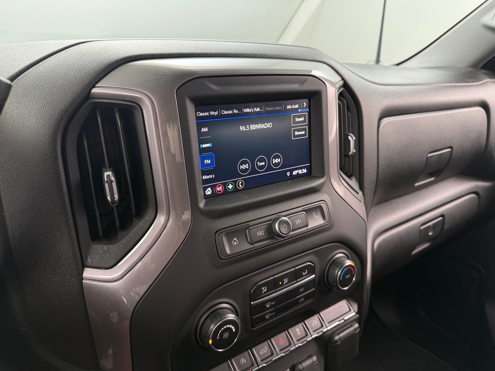 Thumbnail: 2021 Chevrolet Silverado 1500 - 4