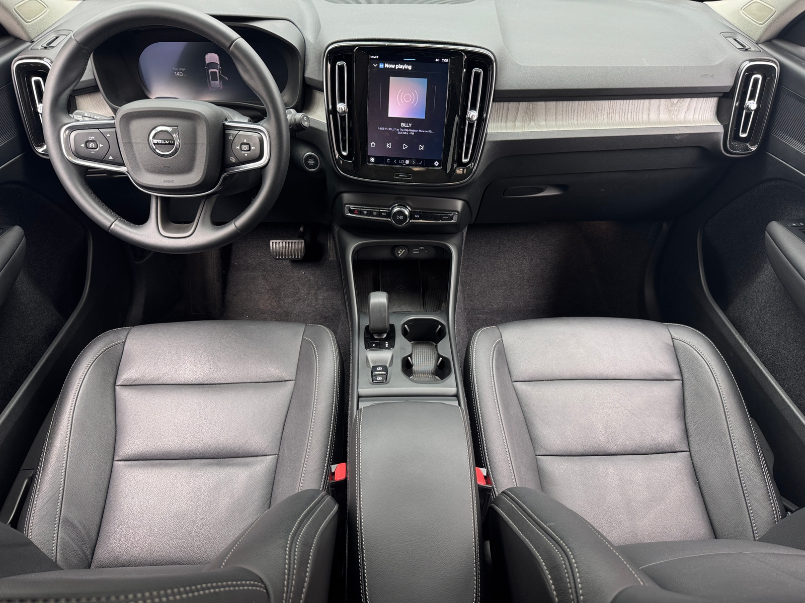 Thumbnail: 2025 Volvo XC40 - 2