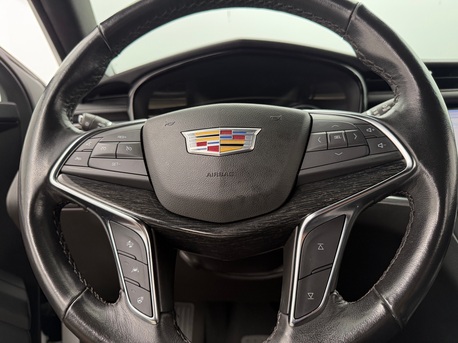 Thumbnail: 2023 Cadillac XT5 - 4