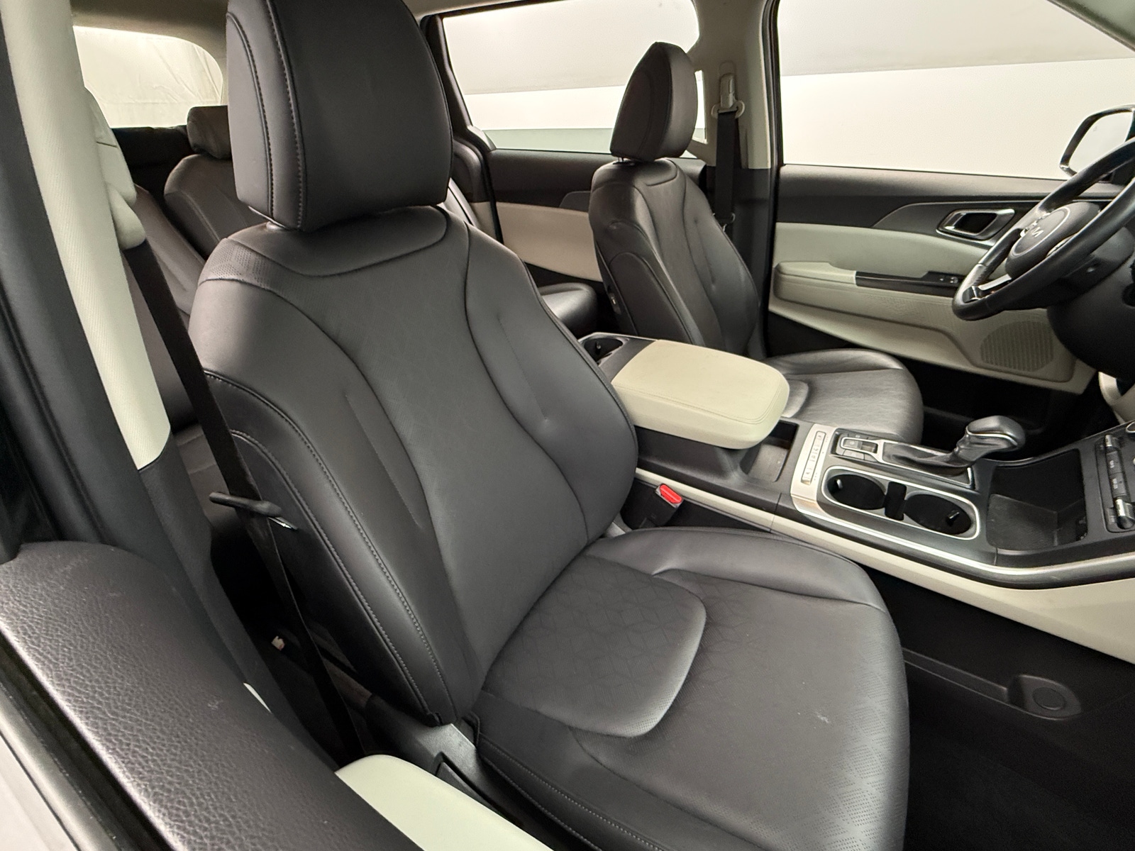 Thumbnail: 2022 Kia Carnival - 2