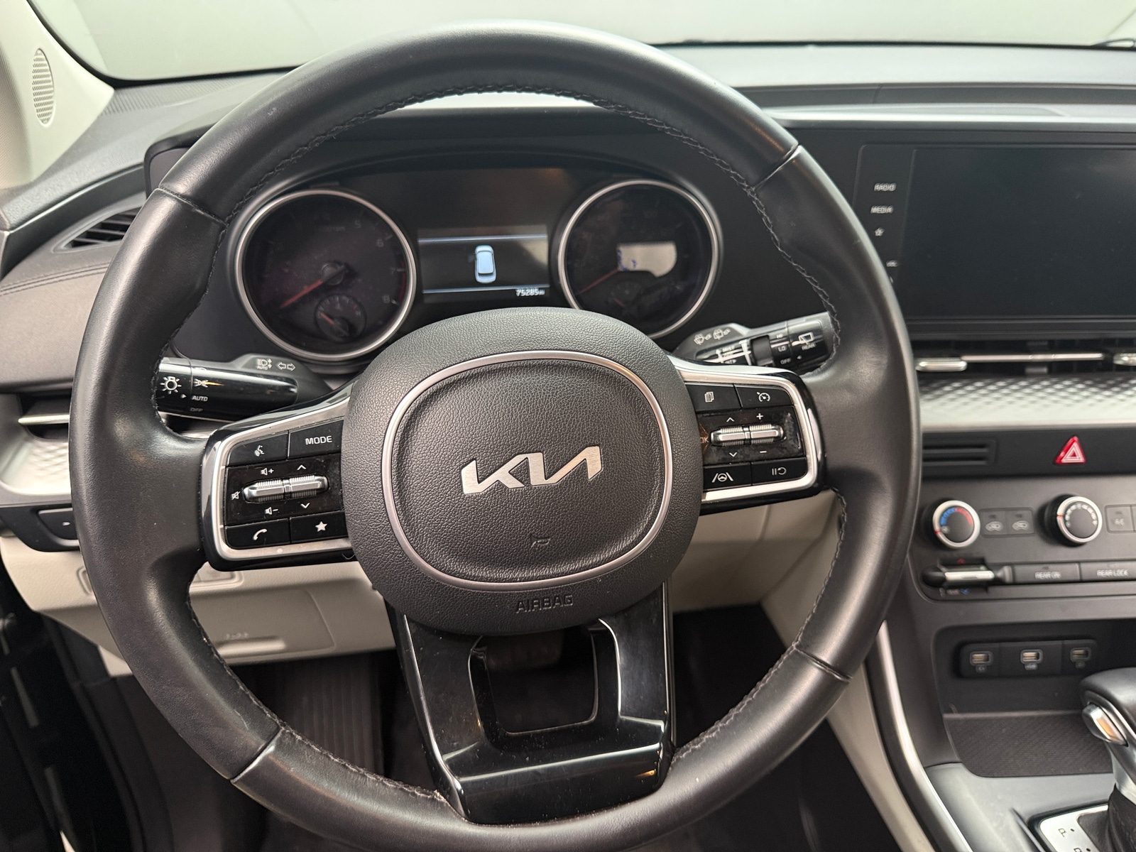 Thumbnail: 2022 Kia Carnival - 5