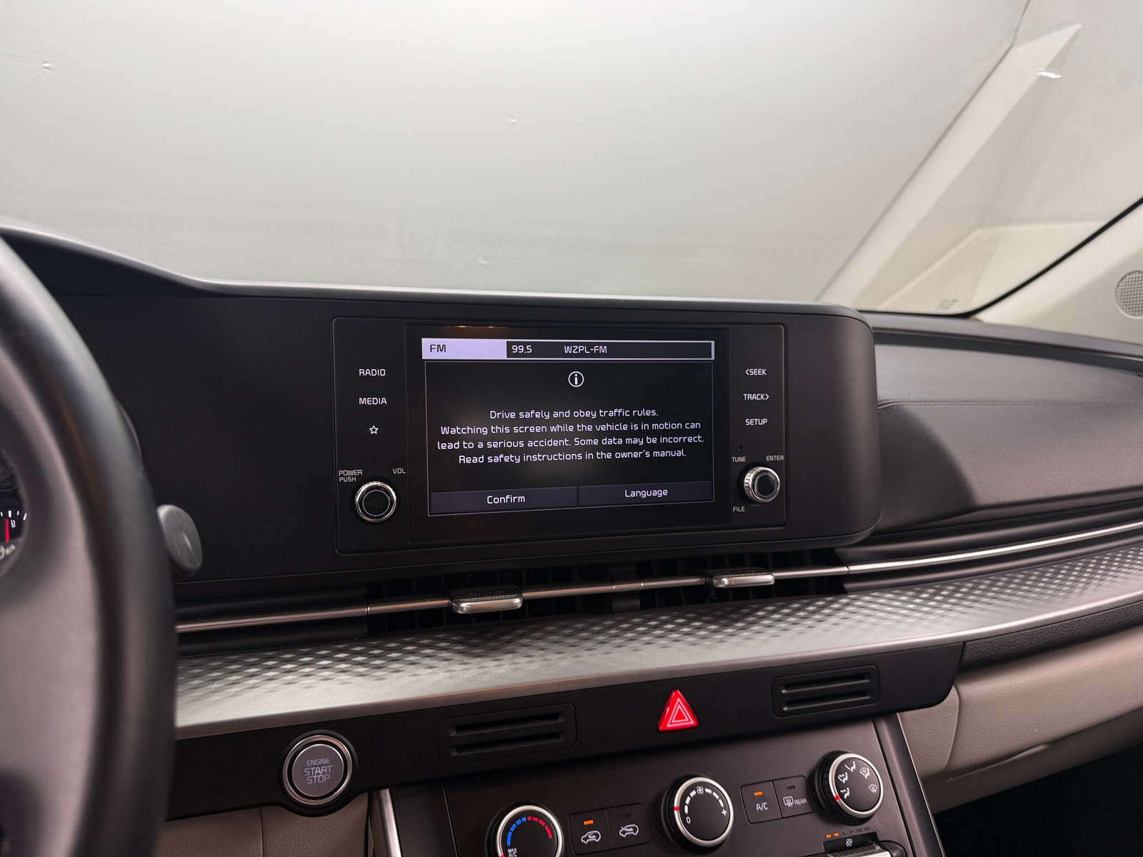 Thumbnail: 2022 Kia Carnival - 4