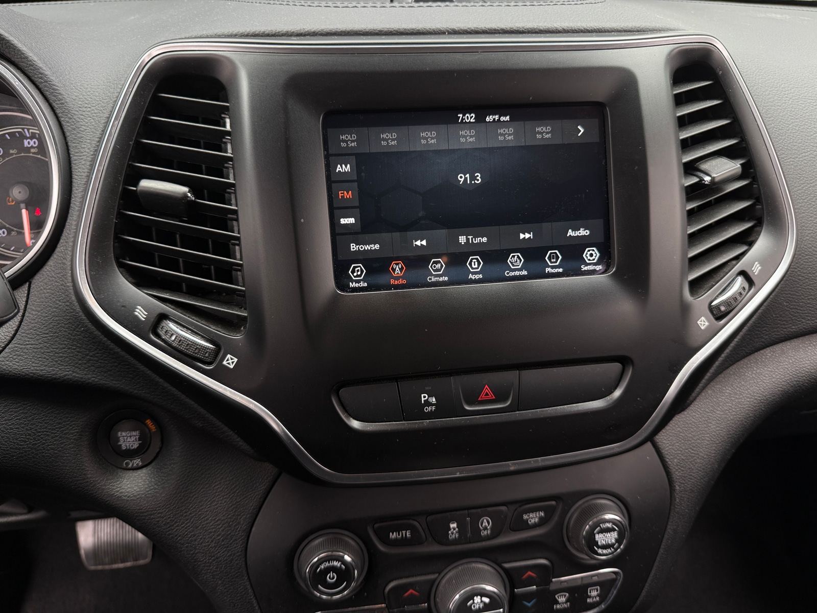 Thumbnail: 2019 Jeep Cherokee - 3