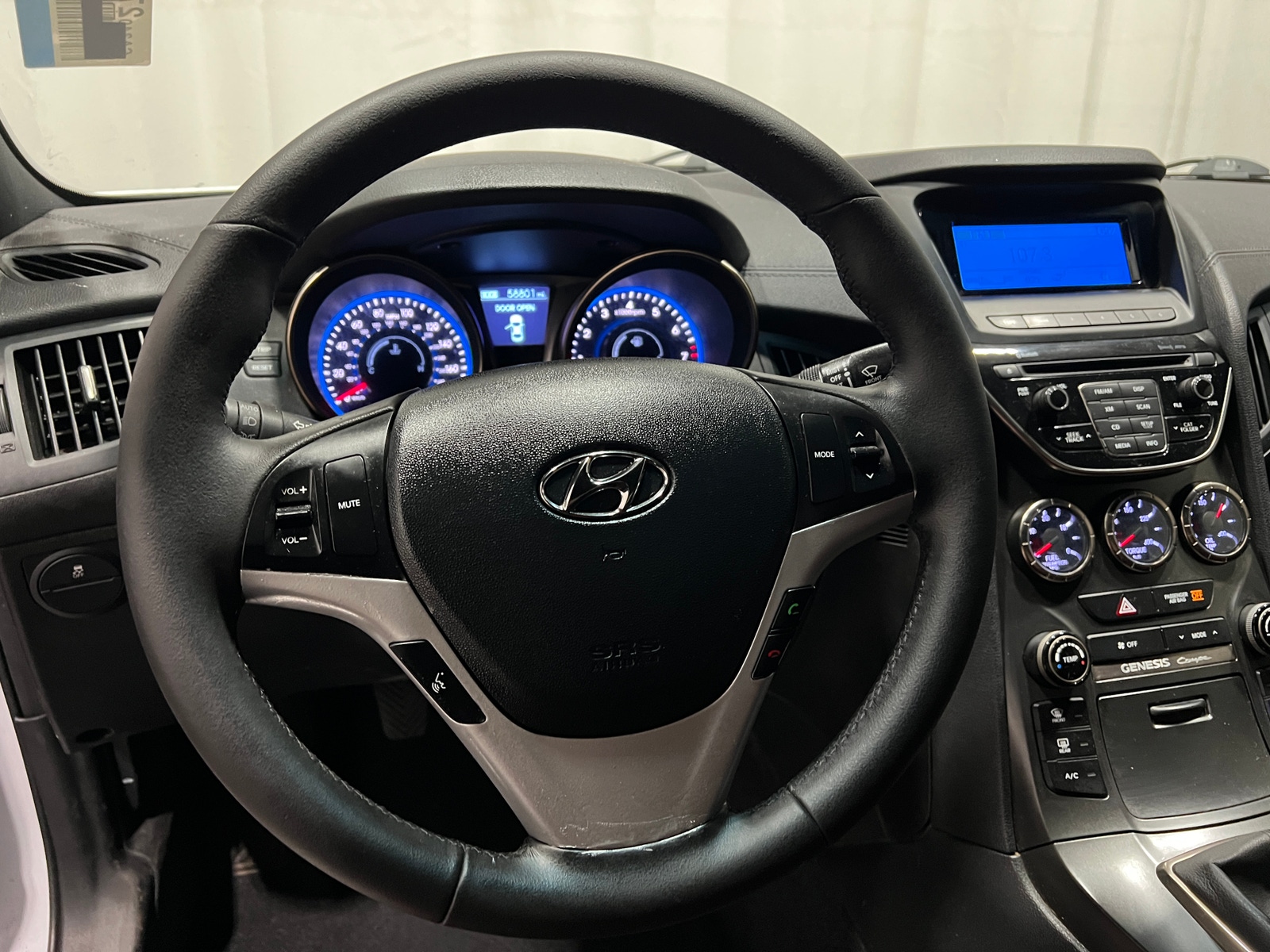 Thumbnail: 2013 Hyundai Genesis - 3