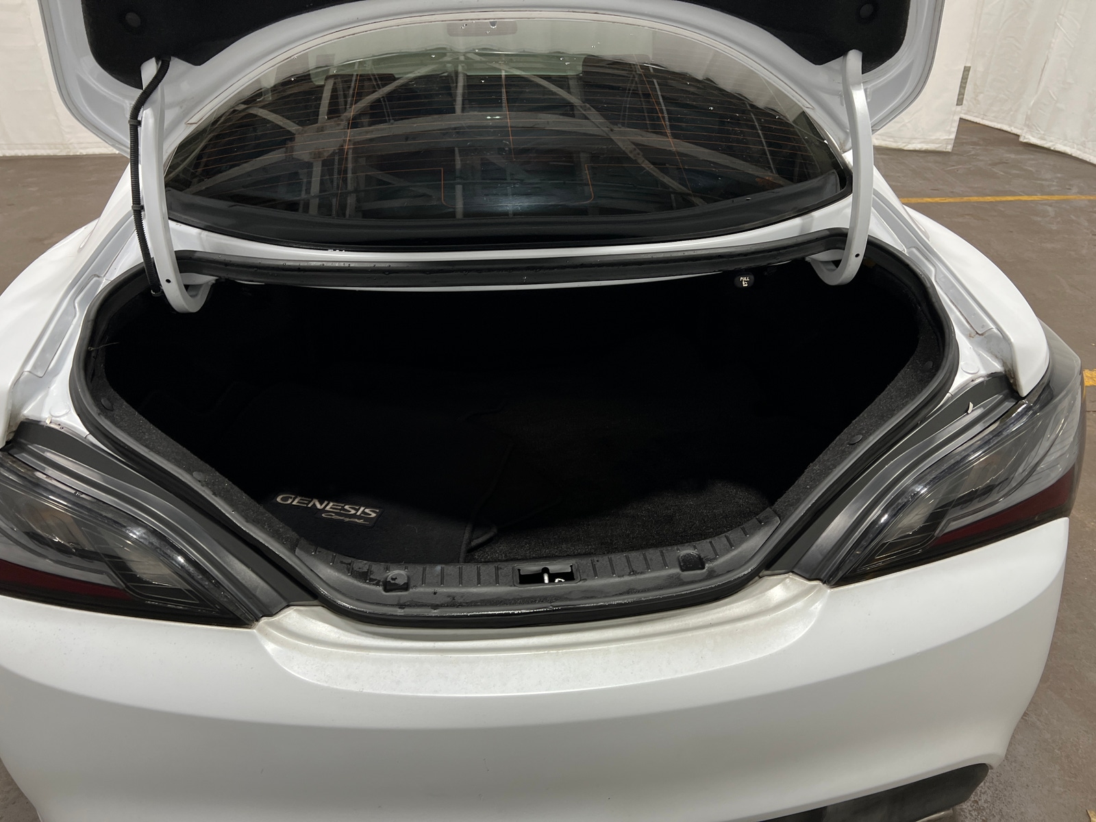 Thumbnail: 2013 Hyundai Genesis - 4