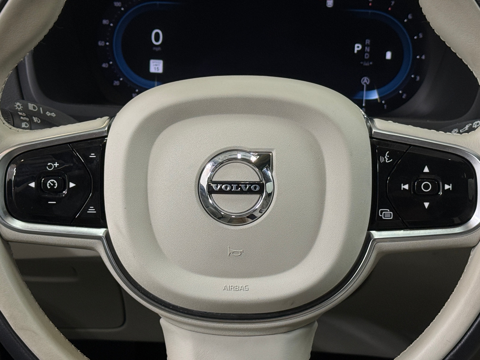 Thumbnail: 2023 Volvo XC90 - 4