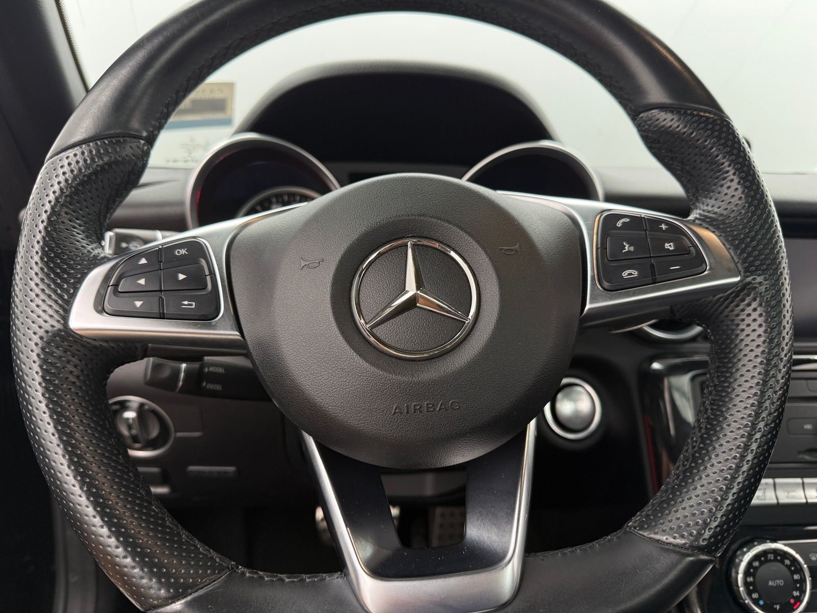 Thumbnail: 2017 Mercedes-Benz SLC - 4