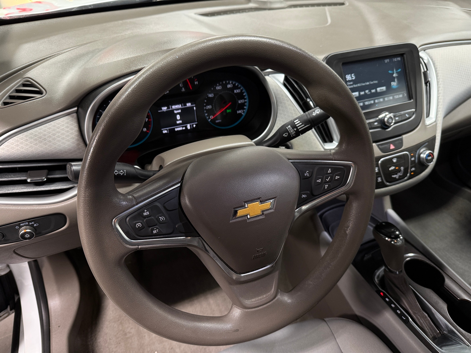 Thumbnail: 2018 Chevrolet Malibu - 5