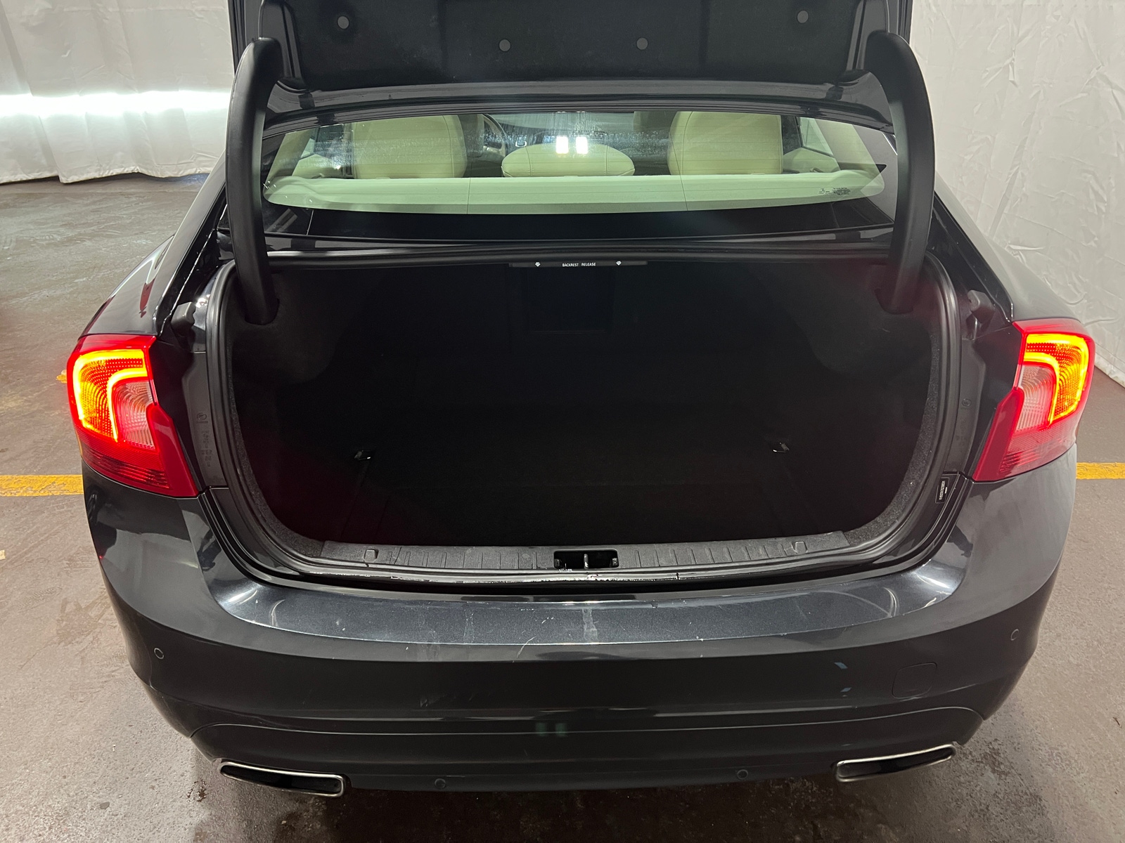 Thumbnail: 2016 Volvo S60 - 6