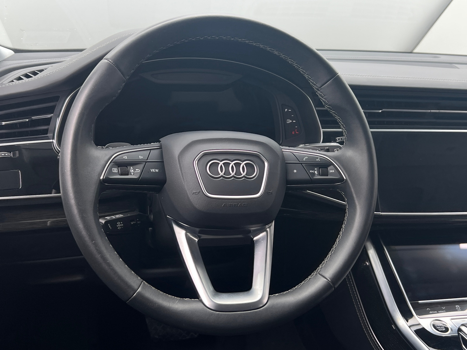 Thumbnail: 2022 Audi Q8 - 4
