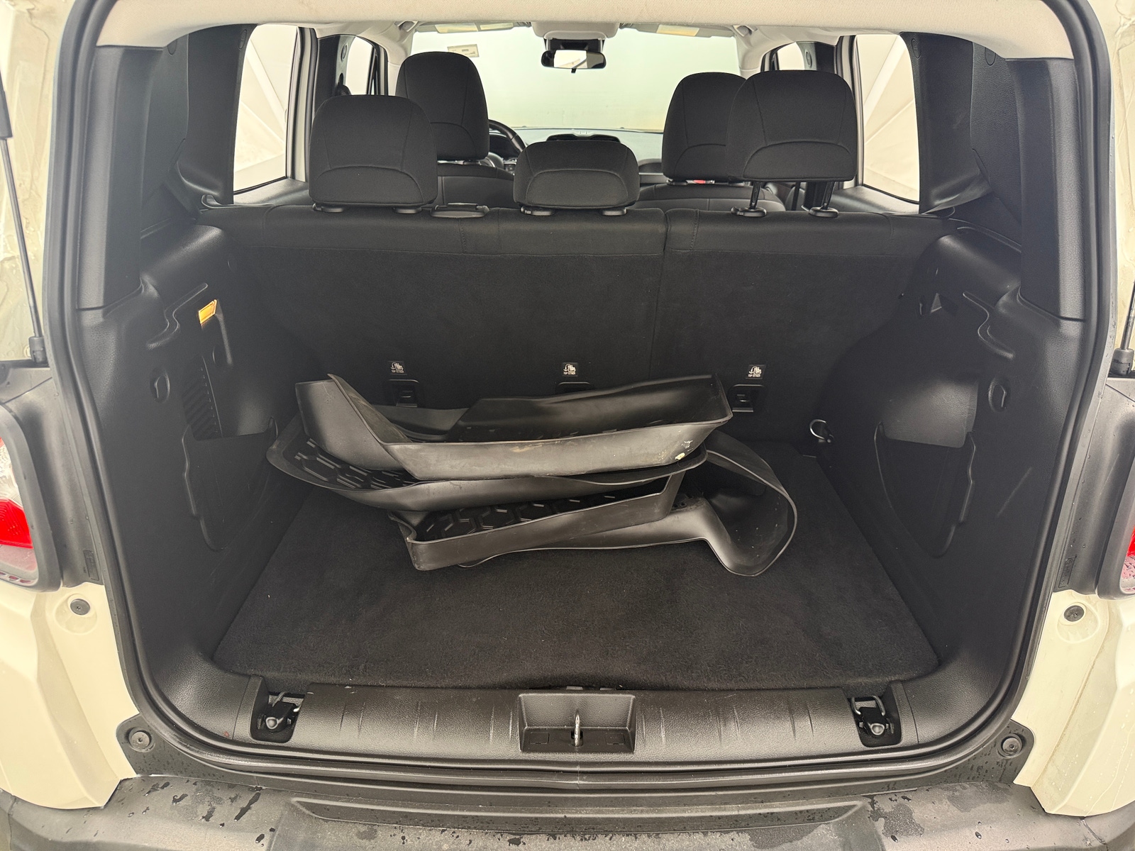 Thumbnail: 2020 Jeep Renegade - 7