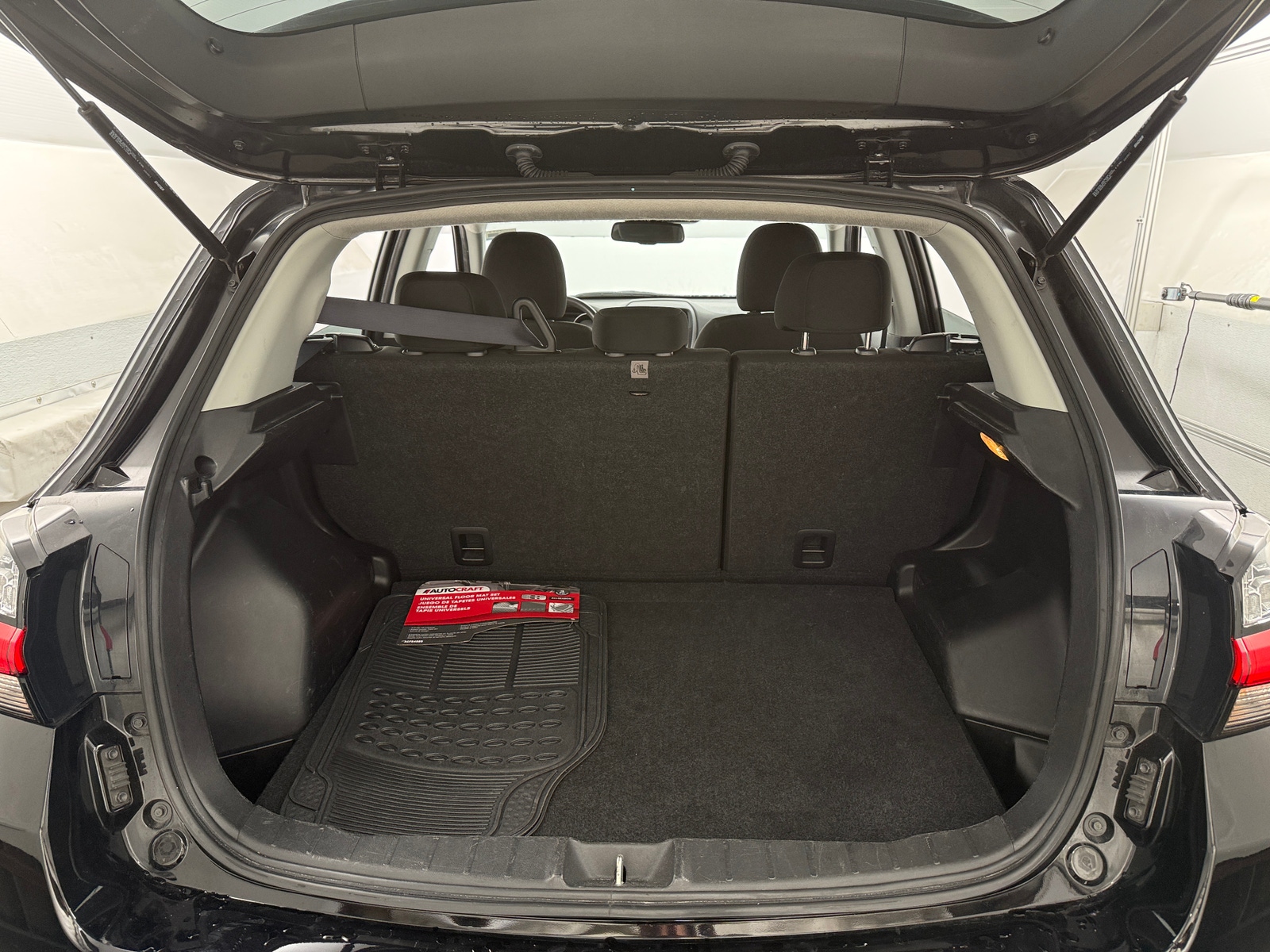 Thumbnail: 2023 Mitsubishi Outlander Sport - 7