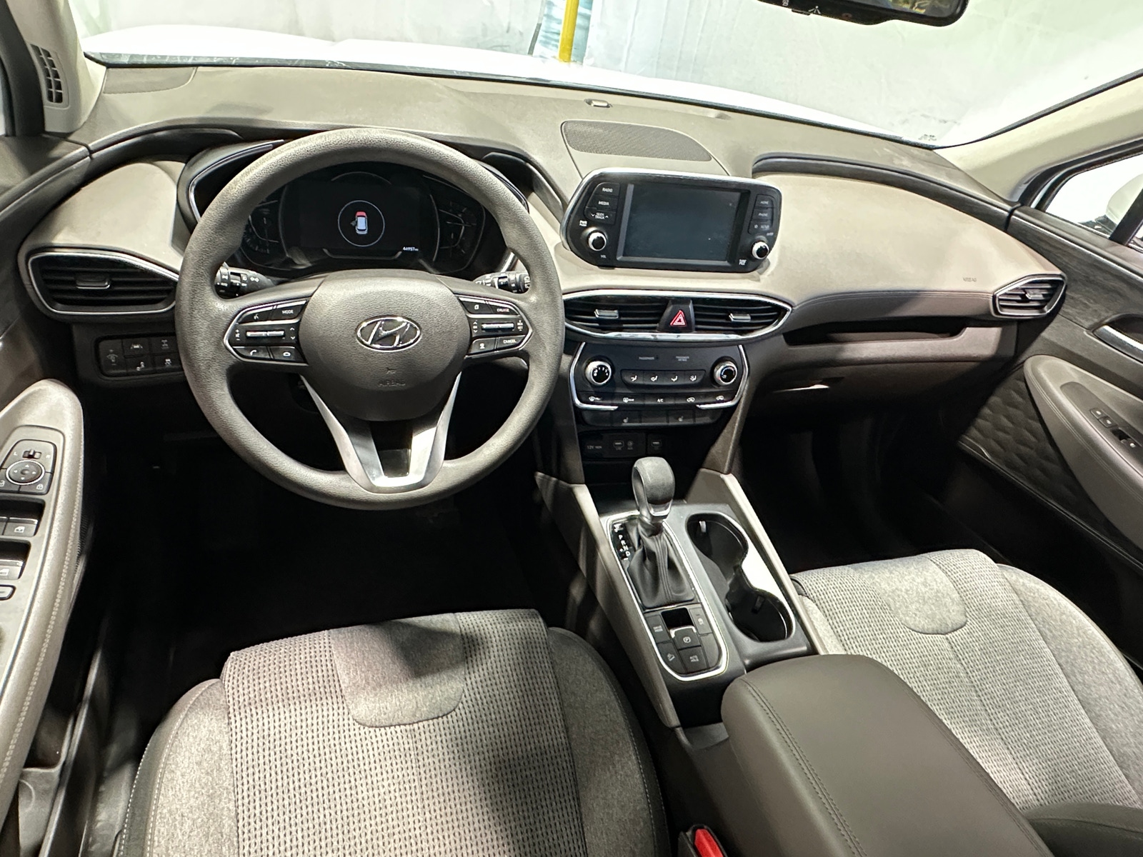Thumbnail: 2019 Hyundai Santa Fe - 3