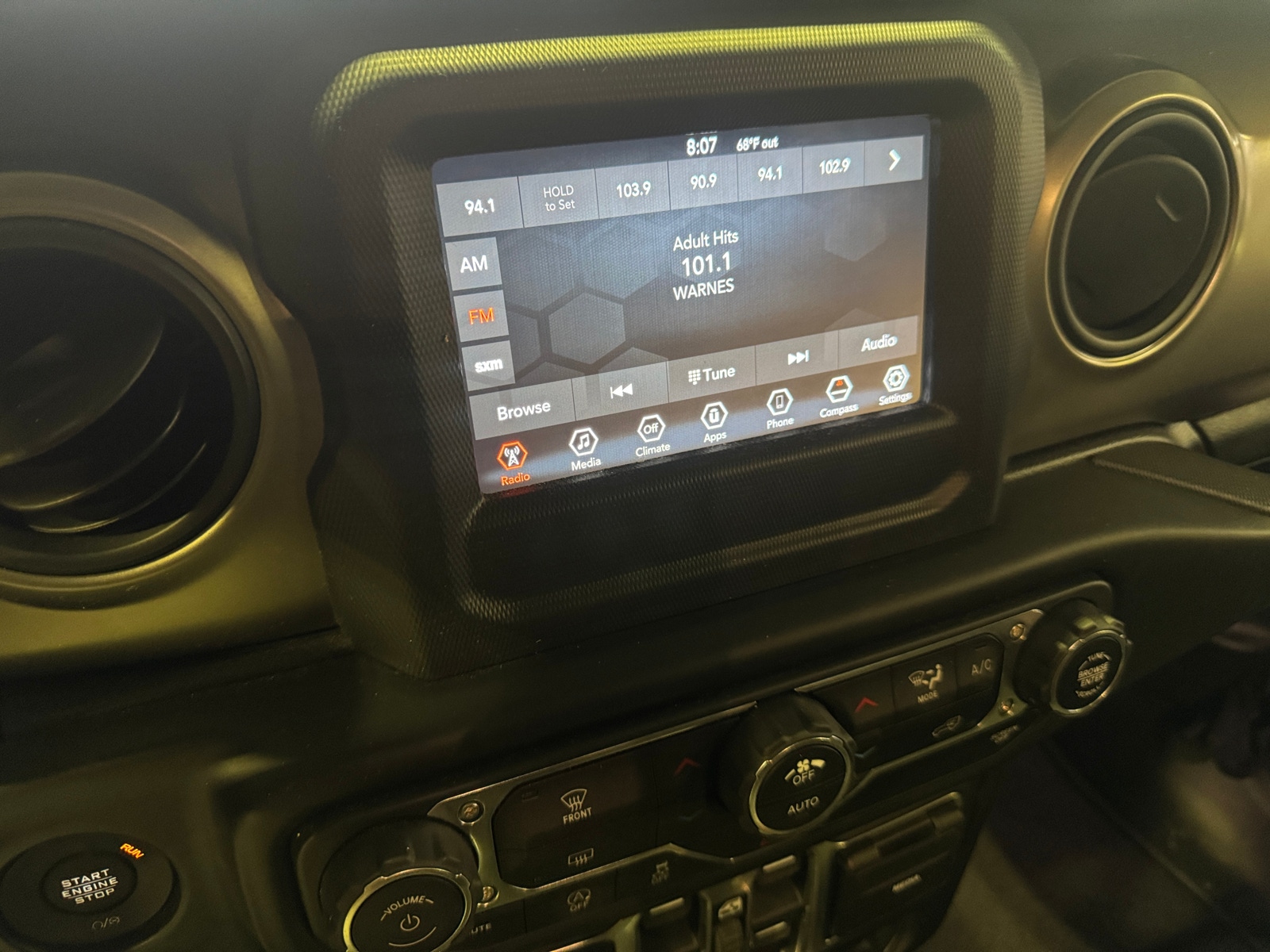 Thumbnail: 2020 Jeep Gladiator - 4