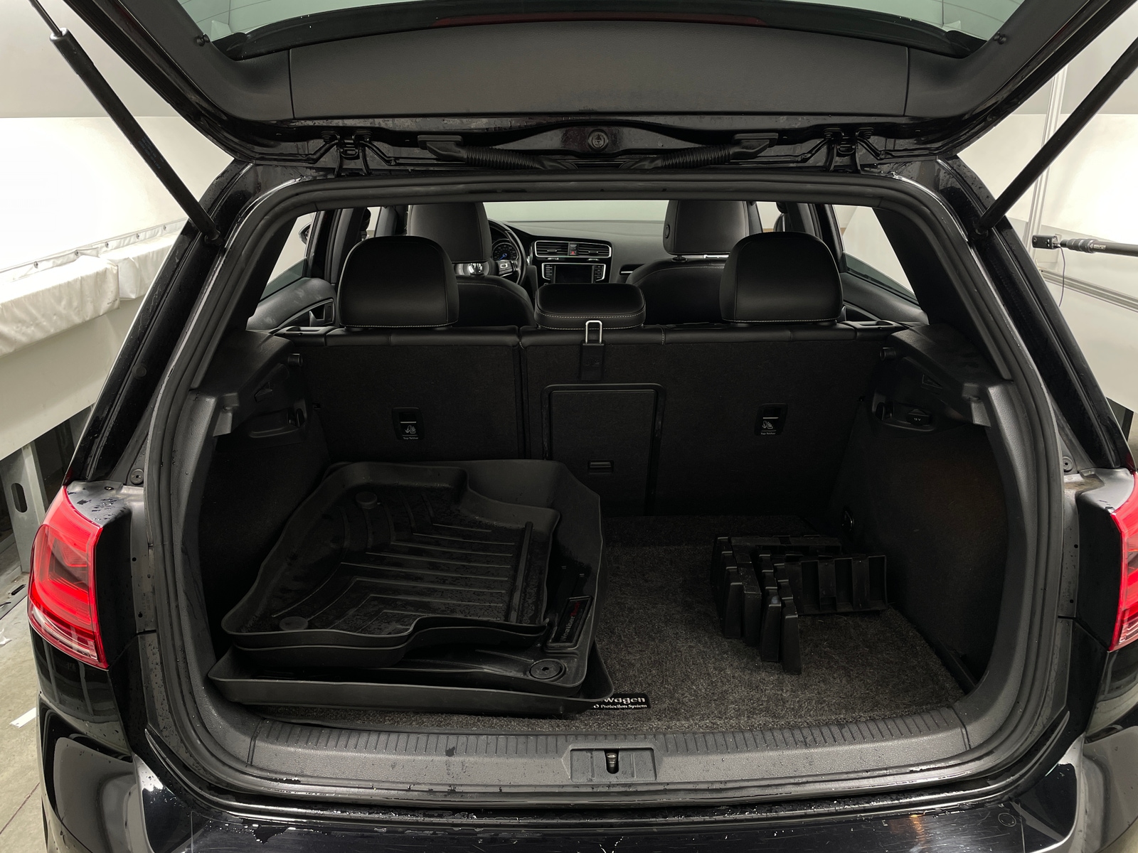 Thumbnail: 2016 Volkswagen Golf - 6