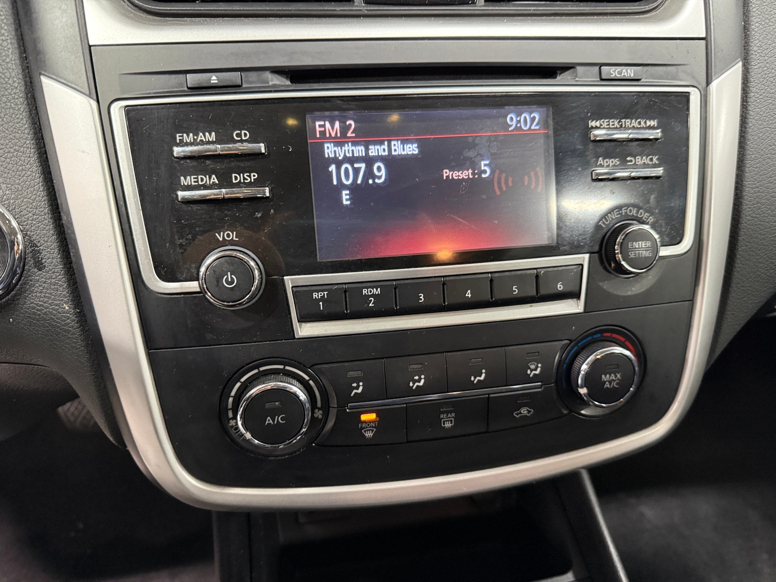 Thumbnail: 2016 Nissan Altima - 4