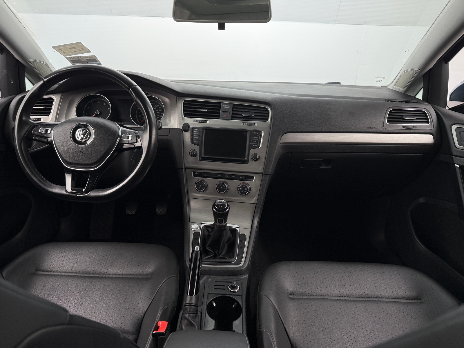 Thumbnail: 2017 Volkswagen Golf - 3