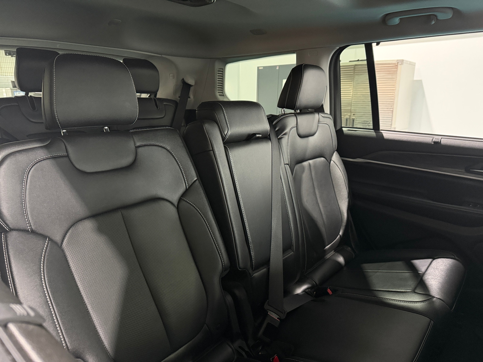 Thumbnail: 2023 Jeep Grand Cherokee L - 5