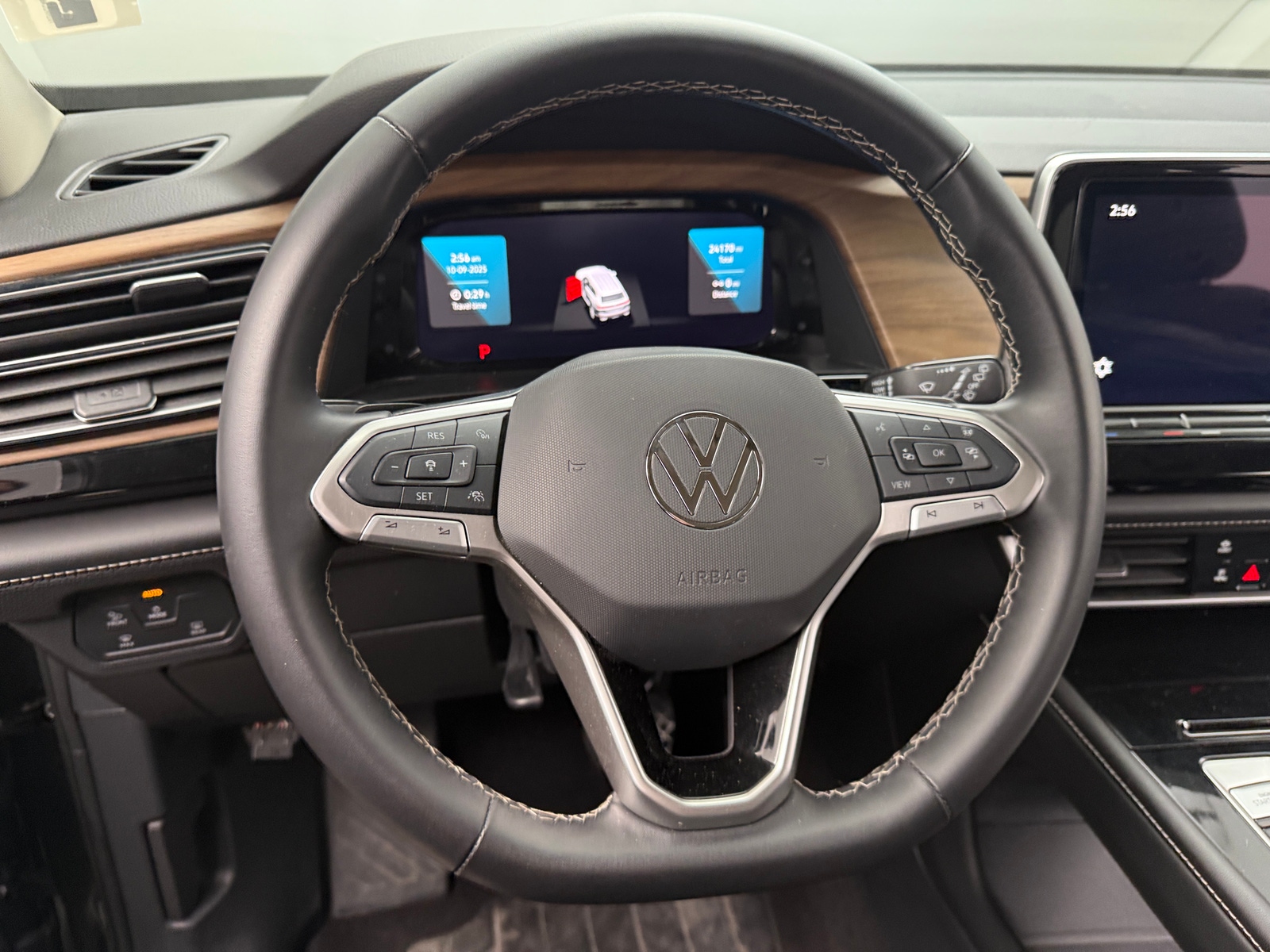 Thumbnail: 2024 Volkswagen Atlas - 4