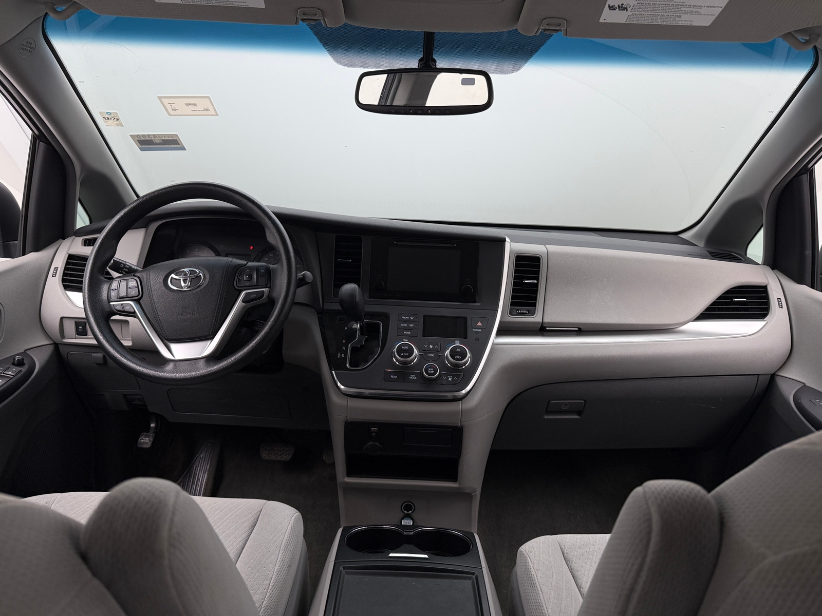 Thumbnail: 2017 Toyota Sienna - 3