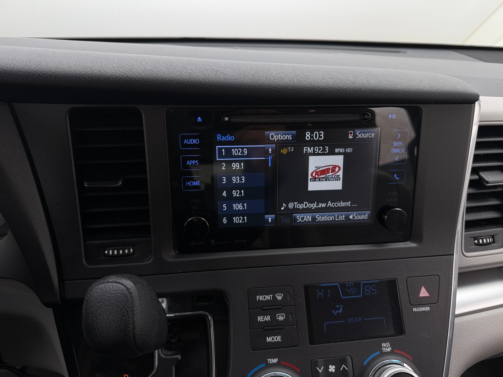 Thumbnail: 2017 Toyota Sienna - 4