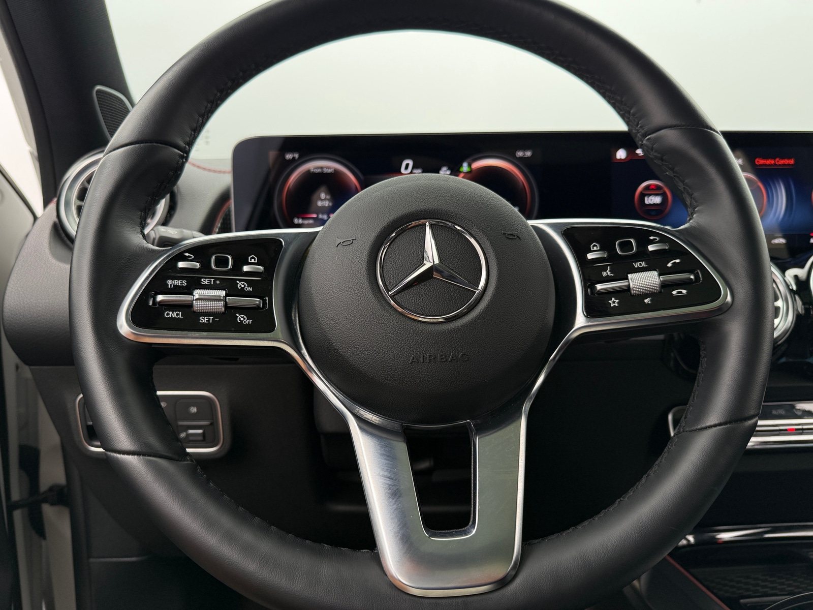 Thumbnail: 2023 Mercedes-Benz EQB - 4