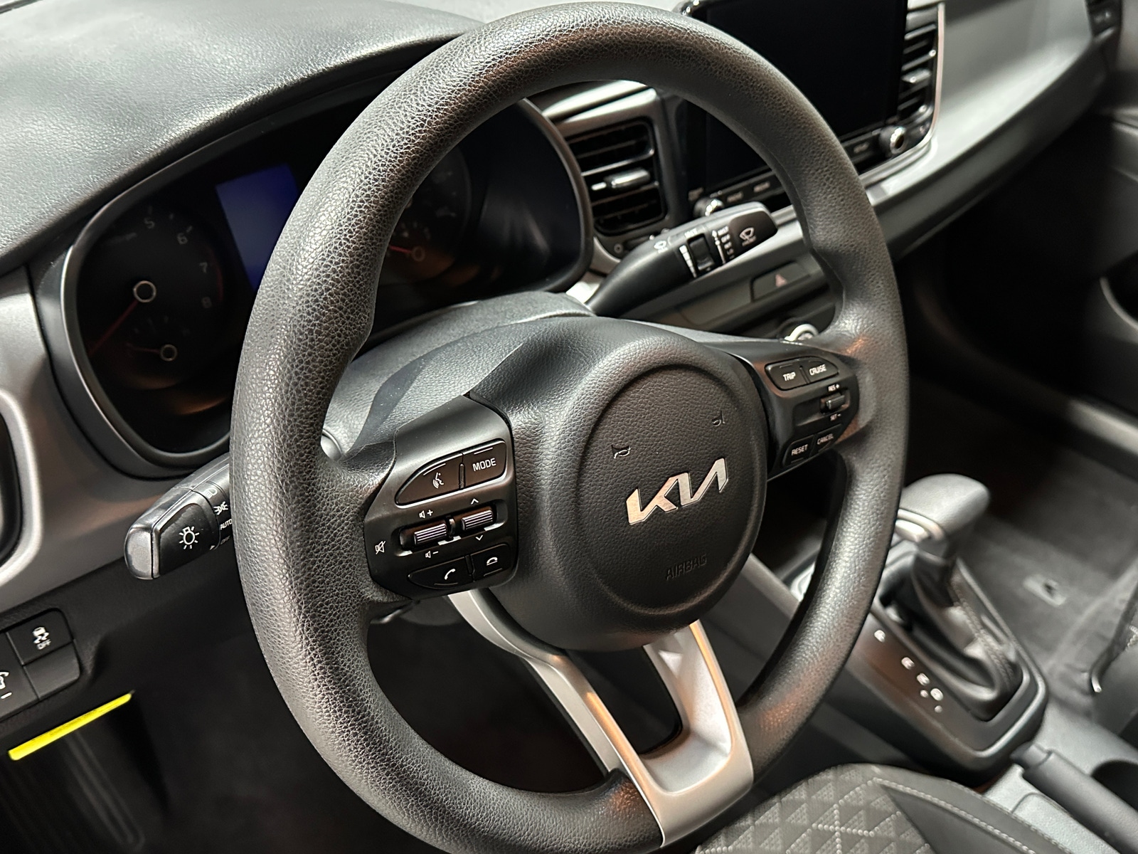 Thumbnail: 2023 Kia Rio - 5