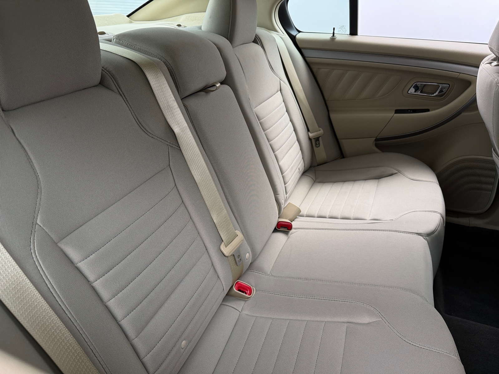 Thumbnail: 2016 Ford Taurus - 6