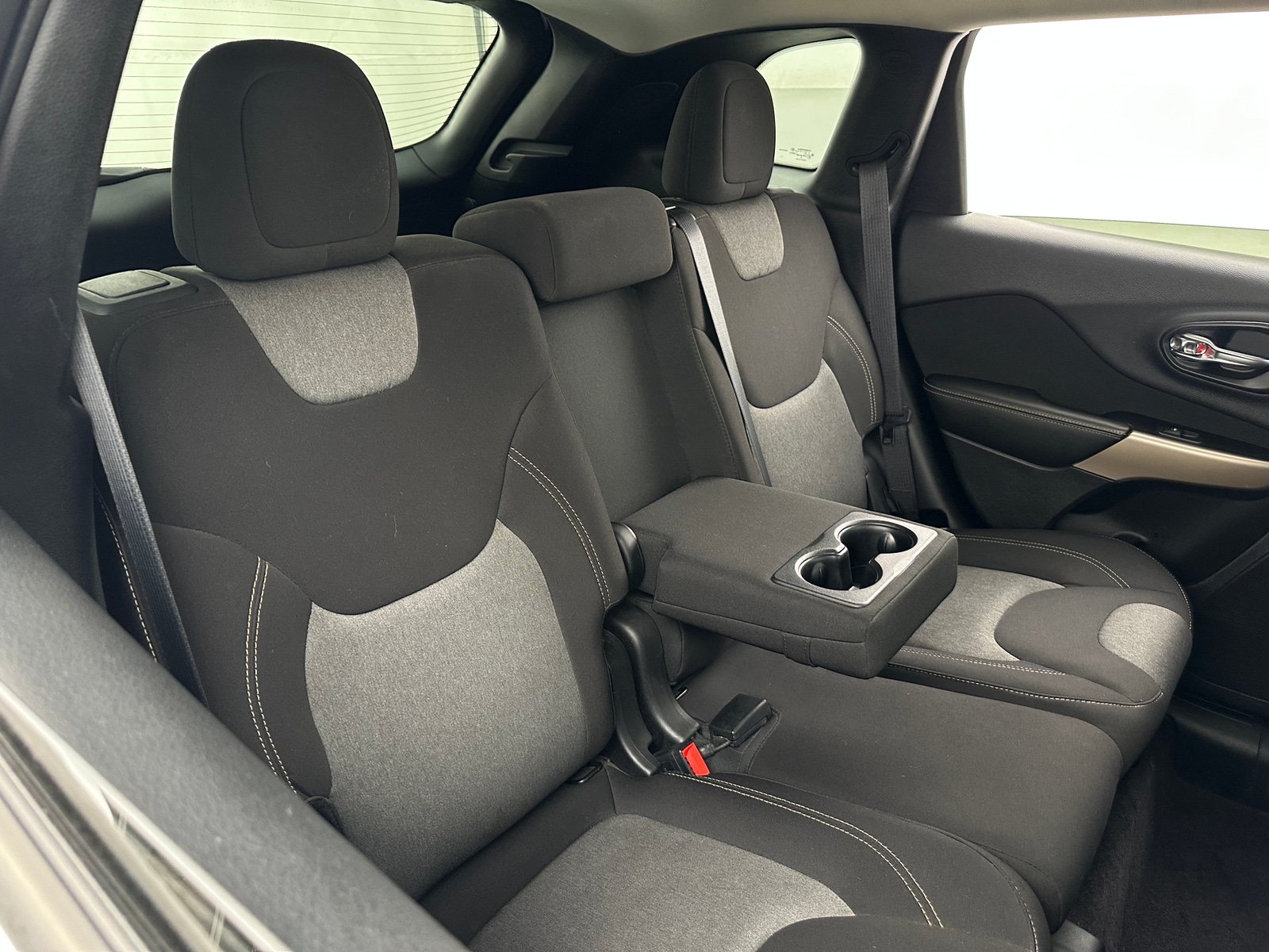 Thumbnail: 2018 Jeep Cherokee - 6