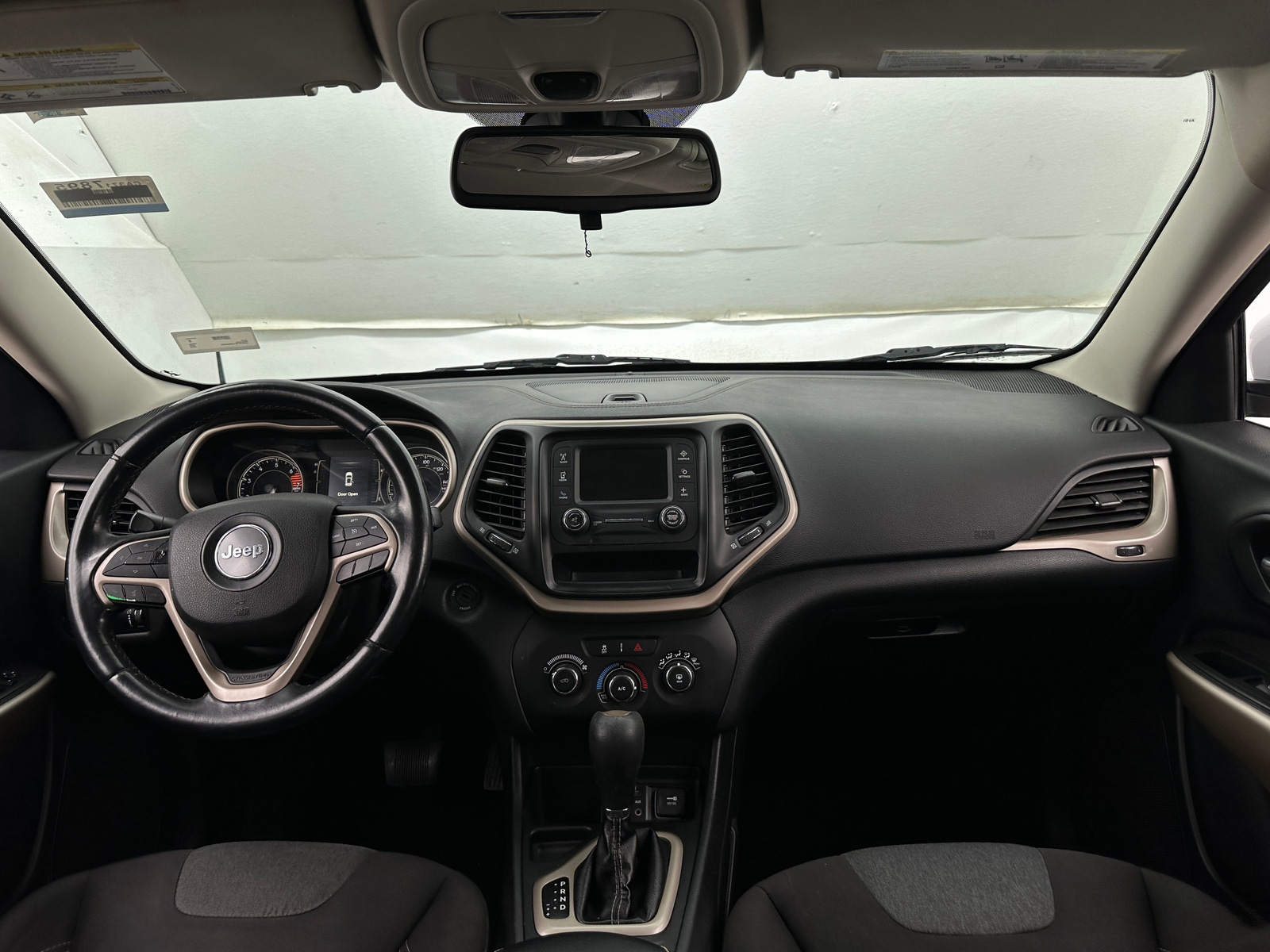 Thumbnail: 2018 Jeep Cherokee - 3