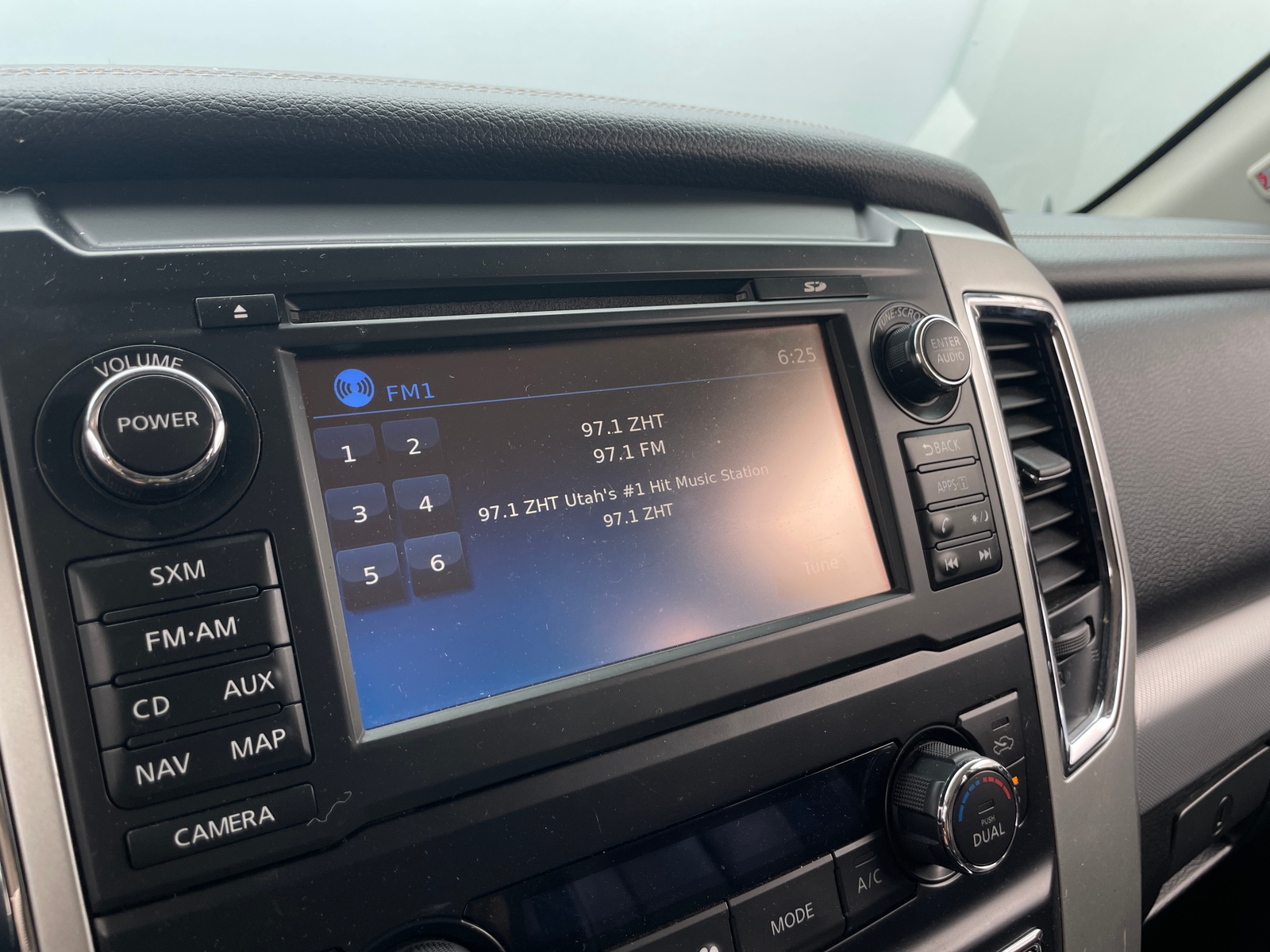 Thumbnail: 2018 Nissan Titan - 4